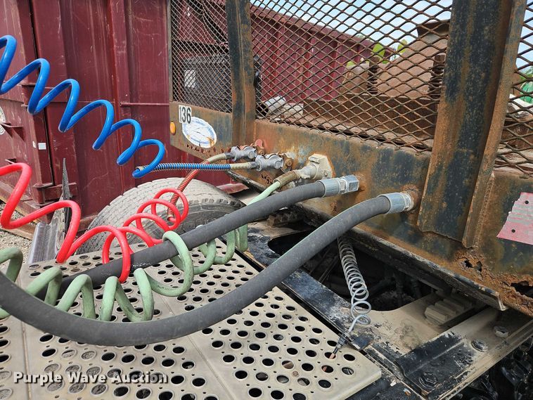 image for item EB8088 1997 Ledwell HT49102HT drop deck hydraulic tail equipment trailer