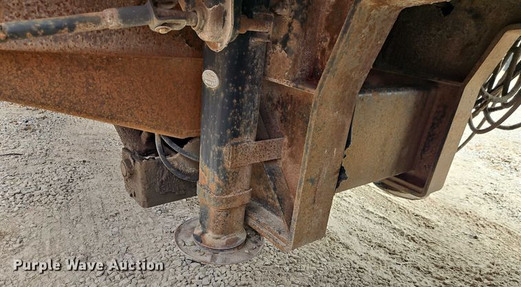 image for item EB8088 1997 Ledwell HT49102HT drop deck hydraulic tail equipment trailer