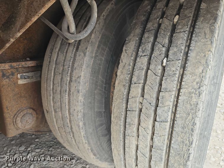 image for item EB8088 1997 Ledwell HT49102HT drop deck hydraulic tail equipment trailer