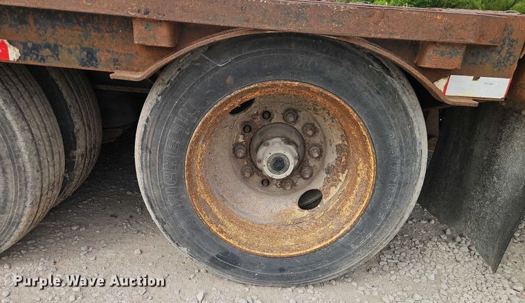 image for item EB8088 1997 Ledwell HT49102HT drop deck hydraulic tail equipment trailer