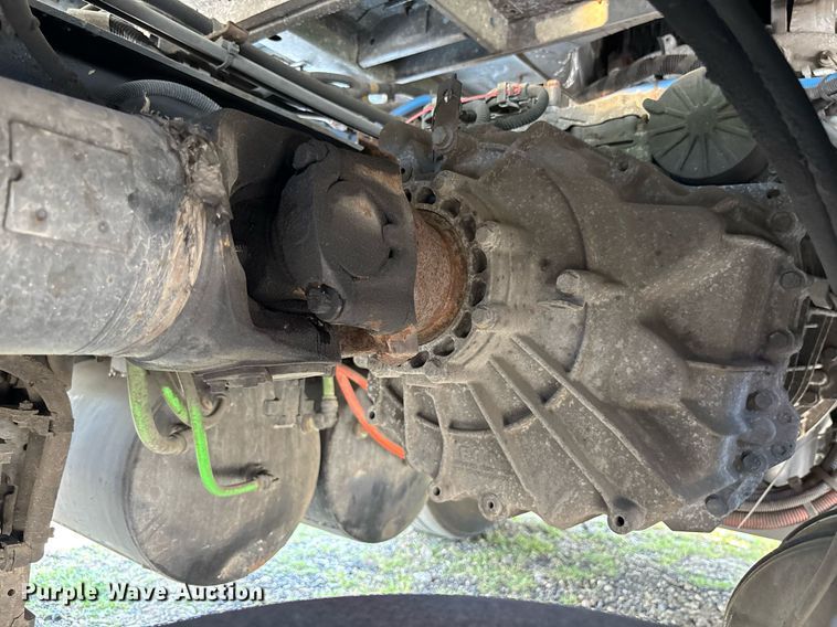 image for item EC3587 2020 International LT625 semi truck