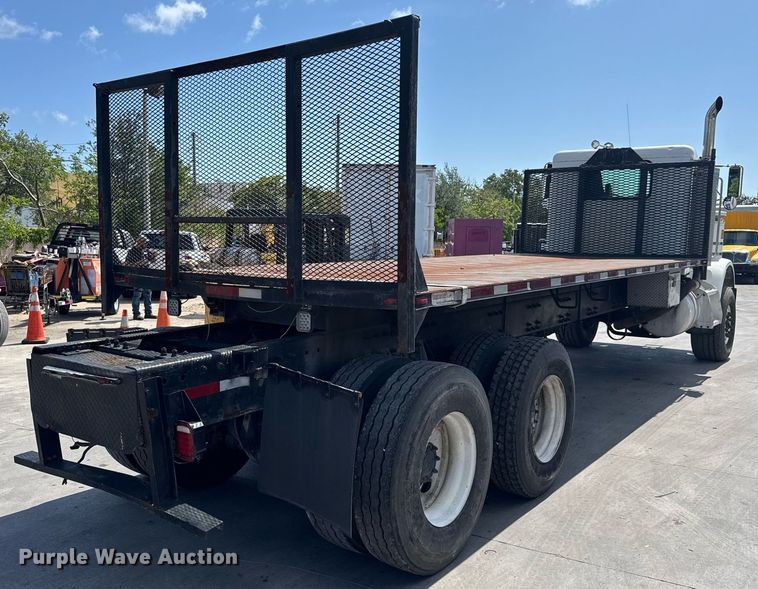 image for item EC3602 1997 Peterbilt 357 flatbed truck