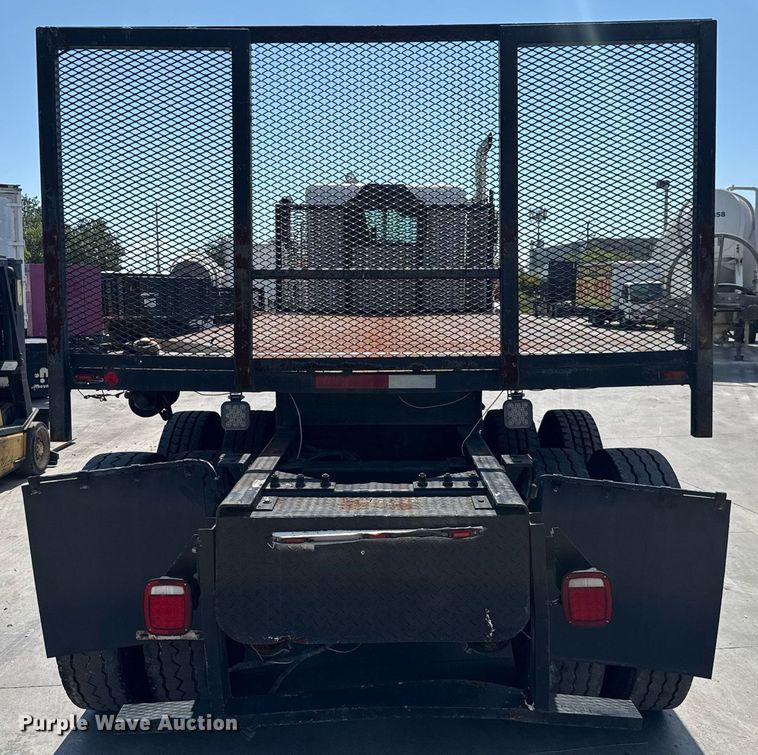 image for item EC3602 1997 Peterbilt 357 flatbed truck