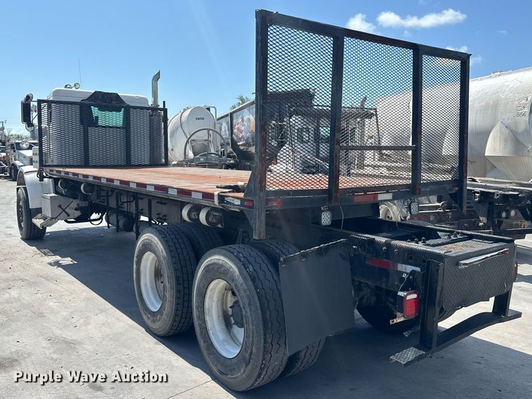 image for item EC3602 1997 Peterbilt 357 flatbed truck