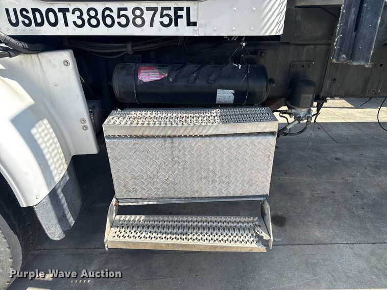 image for item EC3602 1997 Peterbilt 357 flatbed truck