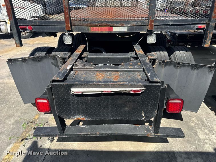 image for item EC3602 1997 Peterbilt 357 flatbed truck