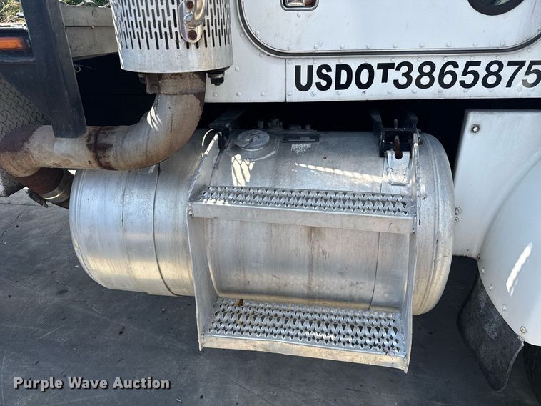 image for item EC3602 1997 Peterbilt 357 flatbed truck