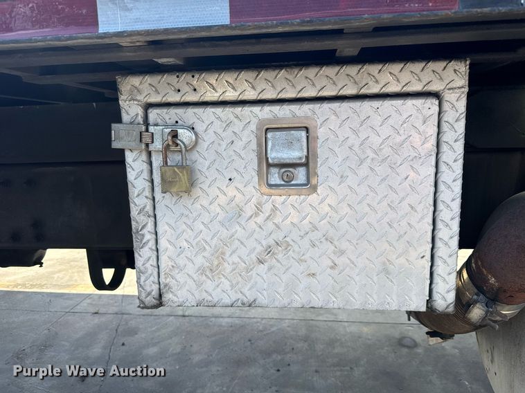 image for item EC3602 1997 Peterbilt 357 flatbed truck