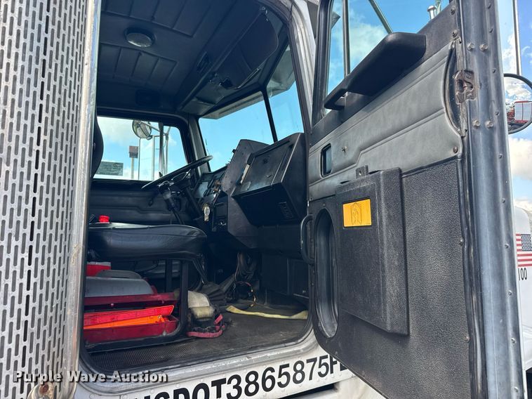 image for item EC3602 1997 Peterbilt 357 flatbed truck