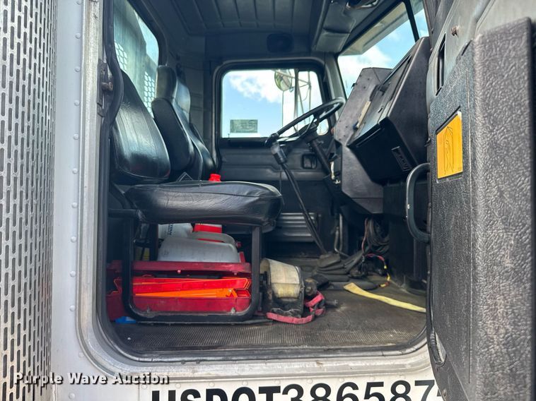 image for item EC3602 1997 Peterbilt 357 flatbed truck