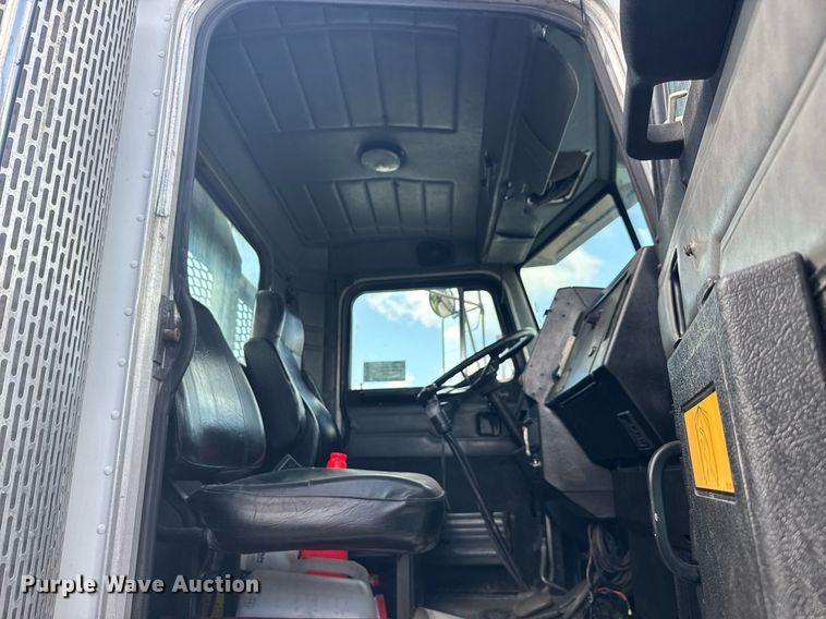 image for item EC3602 1997 Peterbilt 357 flatbed truck