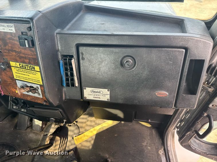 image for item EC3602 1997 Peterbilt 357 flatbed truck