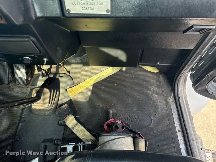 image for item EC3602 1997 Peterbilt 357 flatbed truck