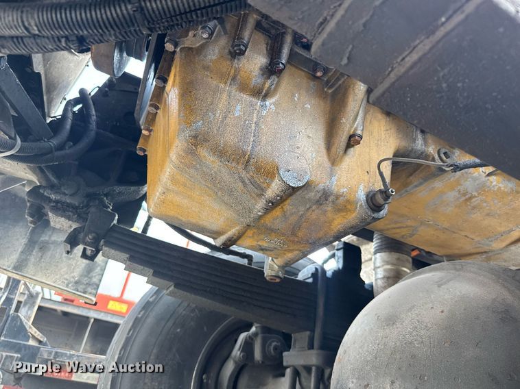 image for item EC3602 1997 Peterbilt 357 flatbed truck