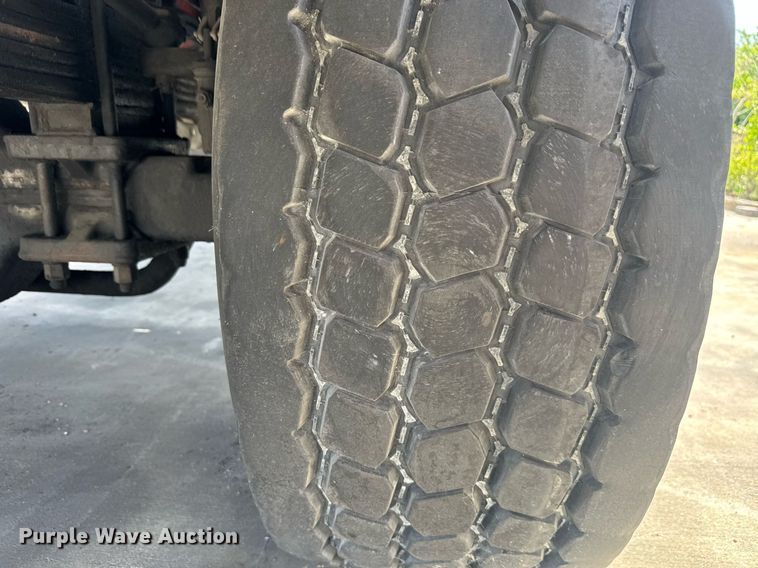 image for item EC3602 1997 Peterbilt 357 flatbed truck