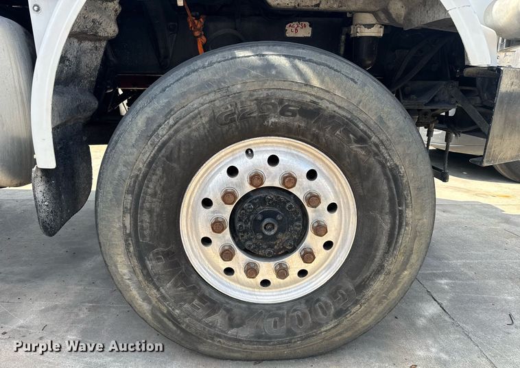 image for item EC3602 1997 Peterbilt 357 flatbed truck