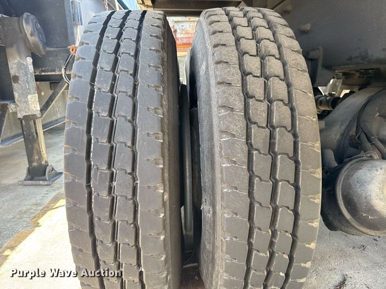 image for item EC3602 1997 Peterbilt 357 flatbed truck