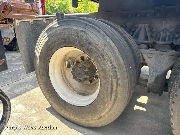 image for item EC3602 1997 Peterbilt 357 flatbed truck