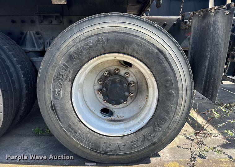 image for item EC3602 1997 Peterbilt 357 flatbed truck