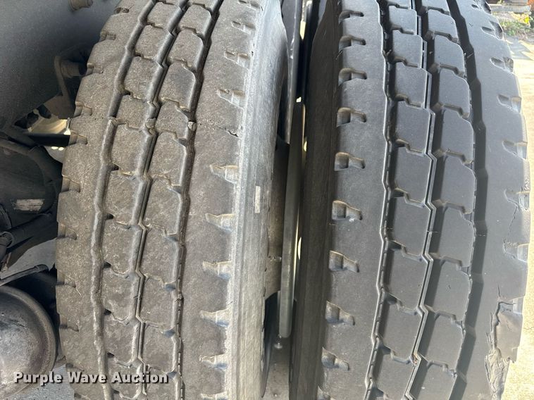 image for item EC3602 1997 Peterbilt 357 flatbed truck