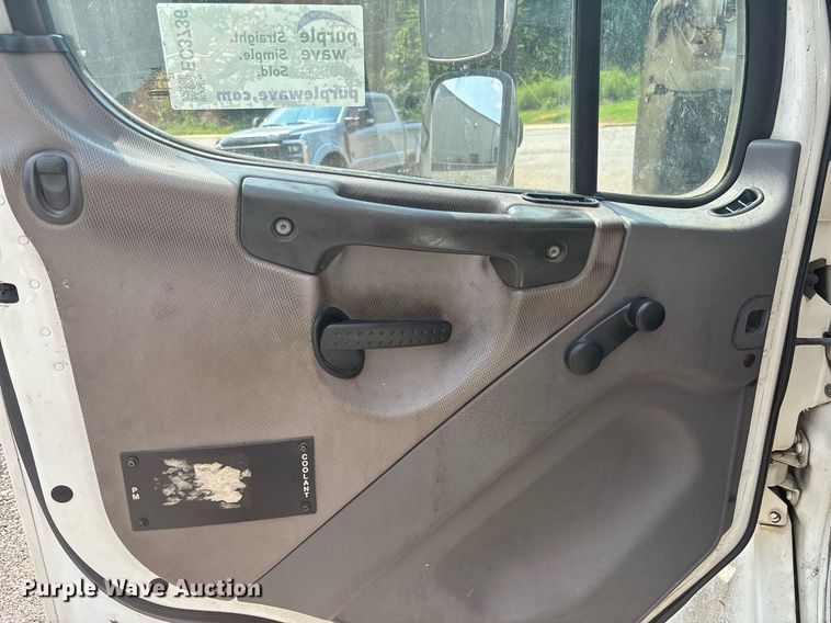 image for item EC3736 2012 Freightliner M2 box truck