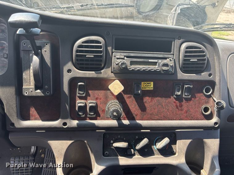 image for item EC3736 2012 Freightliner M2 box truck