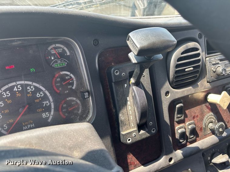 image for item EC3736 2012 Freightliner M2 box truck