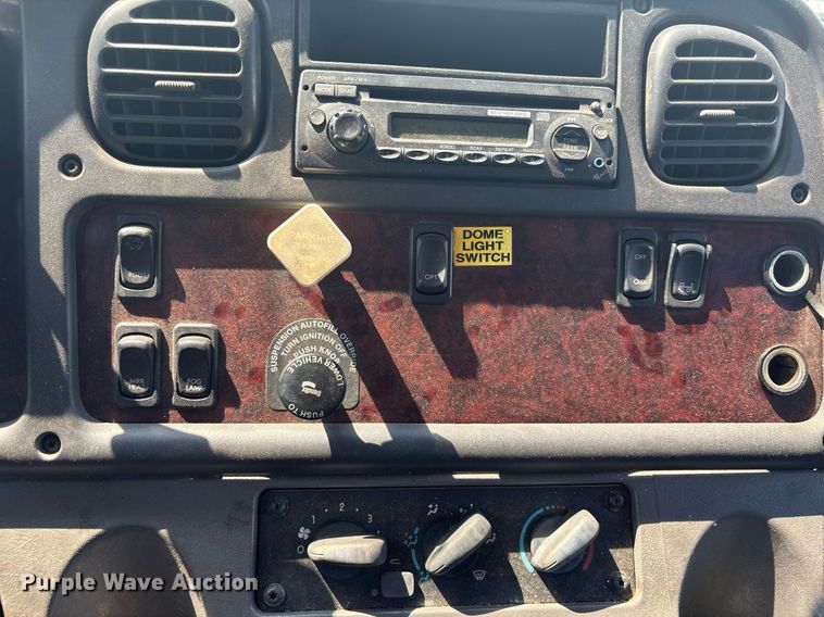 image for item EC3736 2012 Freightliner M2 box truck