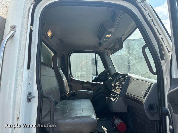 image for item EC3736 2012 Freightliner M2 box truck