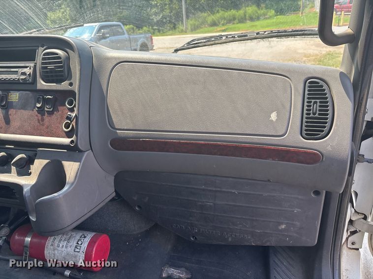 image for item EC3736 2012 Freightliner M2 box truck