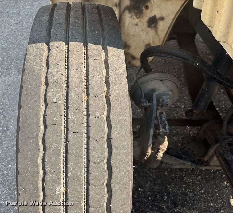 image for item EC3736 2012 Freightliner M2 box truck