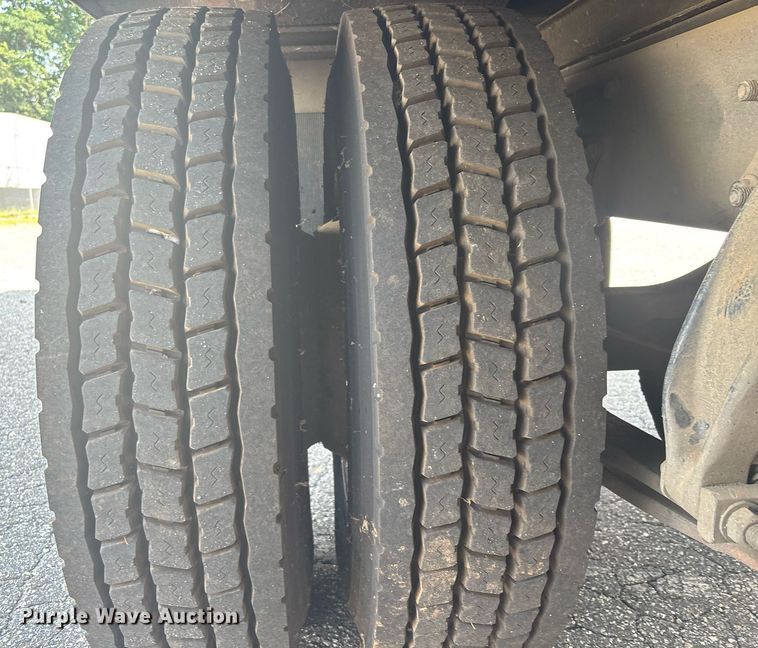 image for item EC3736 2012 Freightliner M2 box truck