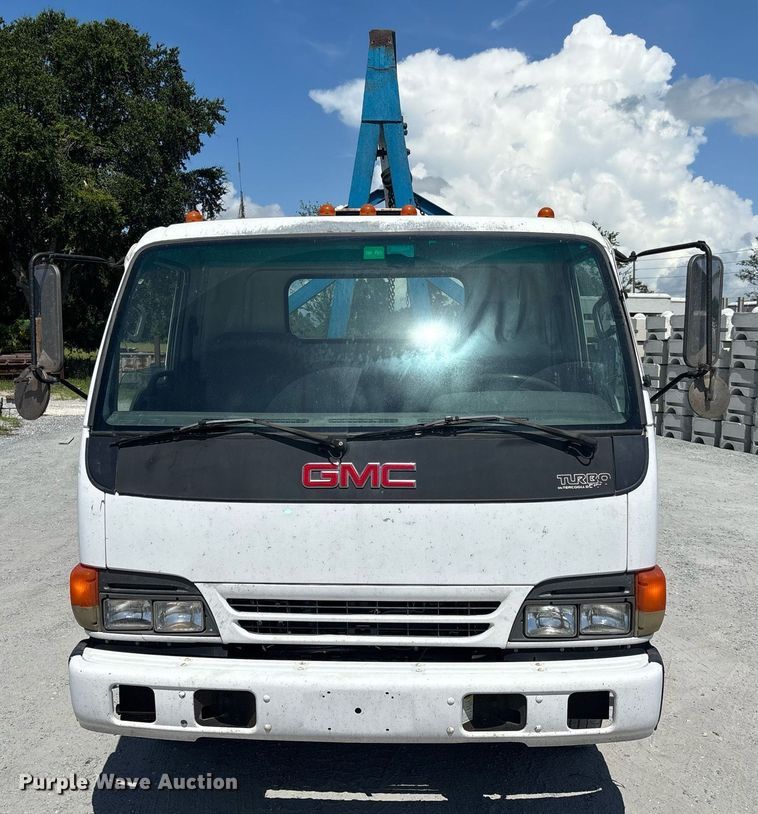 image for item EC3740 2005 GMC W4500 flatbed truck