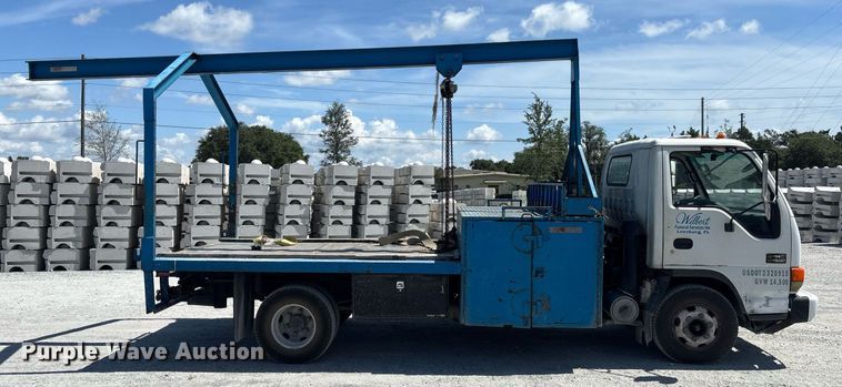 image for item EC3740 2005 GMC W4500 flatbed truck