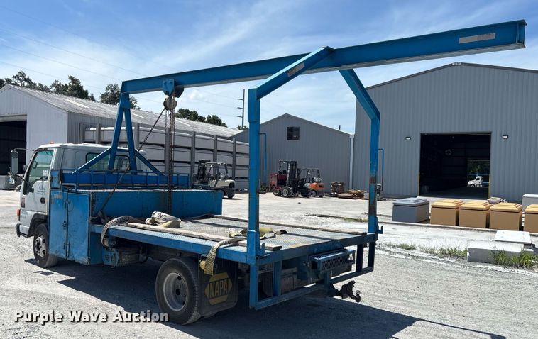 image for item EC3740 2005 GMC W4500 flatbed truck