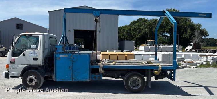 image for item EC3740 2005 GMC W4500 flatbed truck