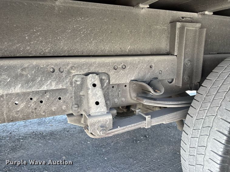 image for item EC3740 2005 GMC W4500 flatbed truck