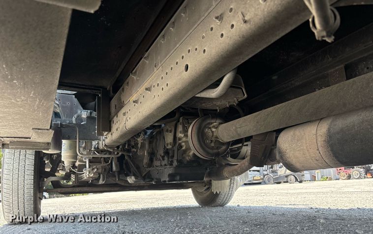 image for item EC3740 2005 GMC W4500 flatbed truck