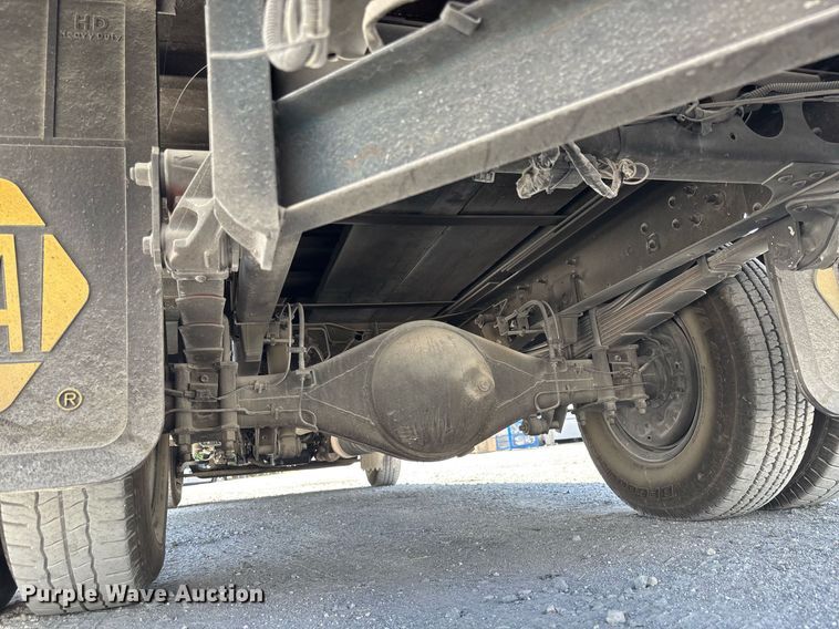 image for item EC3740 2005 GMC W4500 flatbed truck