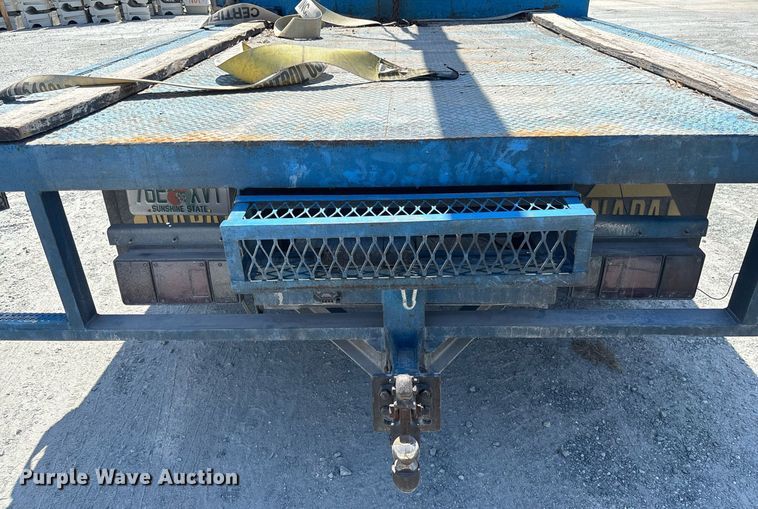 image for item EC3740 2005 GMC W4500 flatbed truck