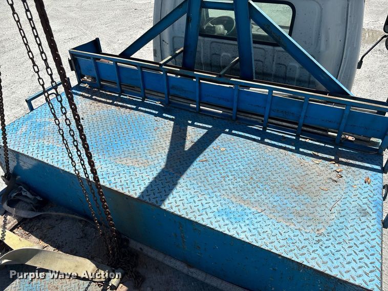 image for item EC3740 2005 GMC W4500 flatbed truck