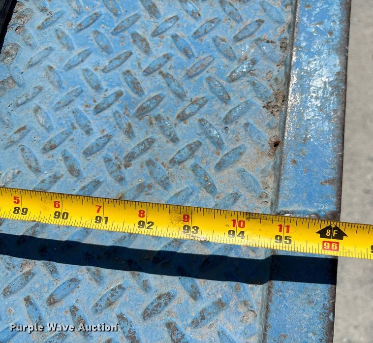 image for item EC3740 2005 GMC W4500 flatbed truck