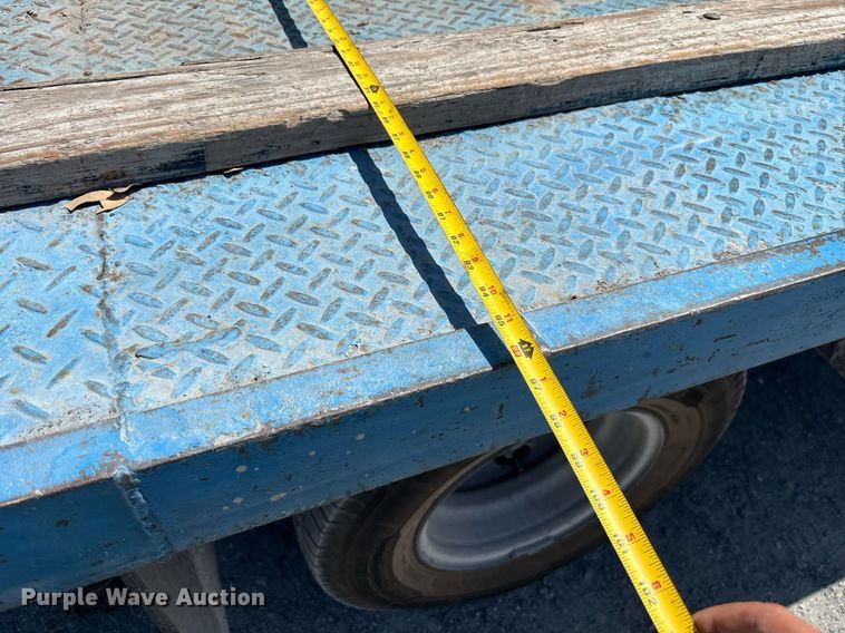 image for item EC3740 2005 GMC W4500 flatbed truck