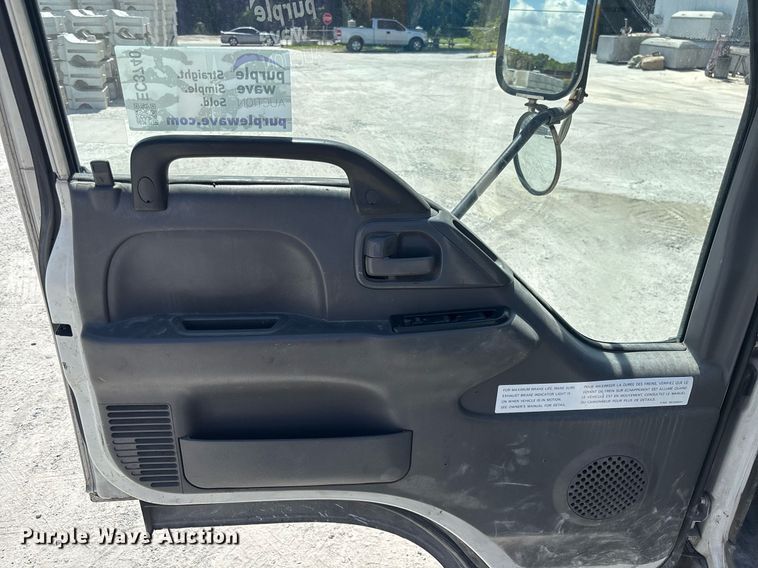 image for item EC3740 2005 GMC W4500 flatbed truck