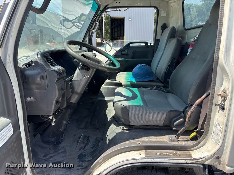 image for item EC3740 2005 GMC W4500 flatbed truck