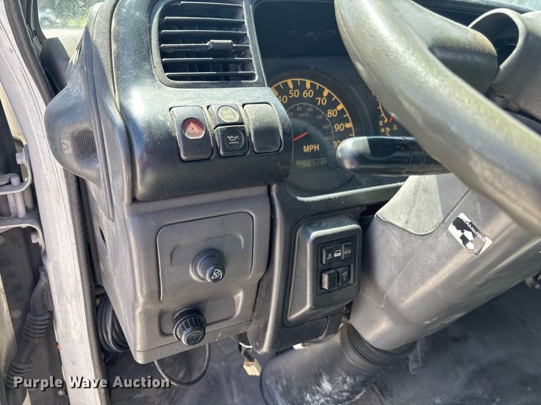 image for item EC3740 2005 GMC W4500 flatbed truck