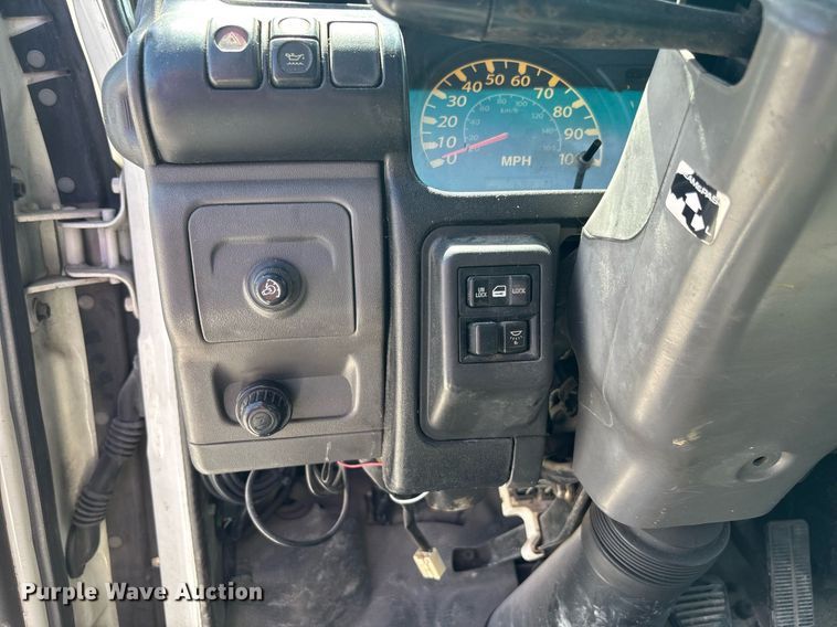 image for item EC3740 2005 GMC W4500 flatbed truck