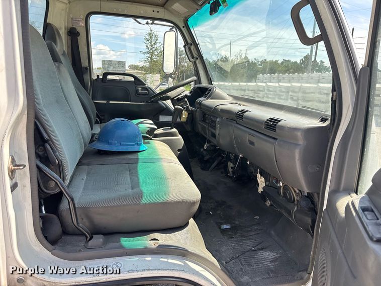 image for item EC3740 2005 GMC W4500 flatbed truck