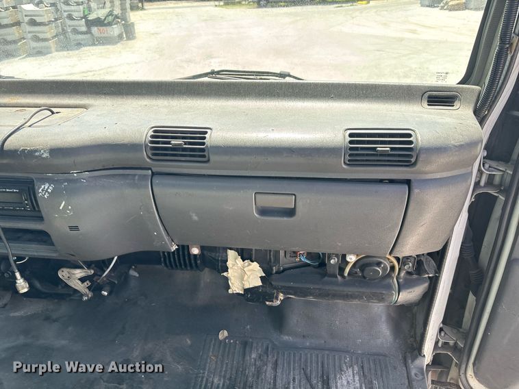 image for item EC3740 2005 GMC W4500 flatbed truck