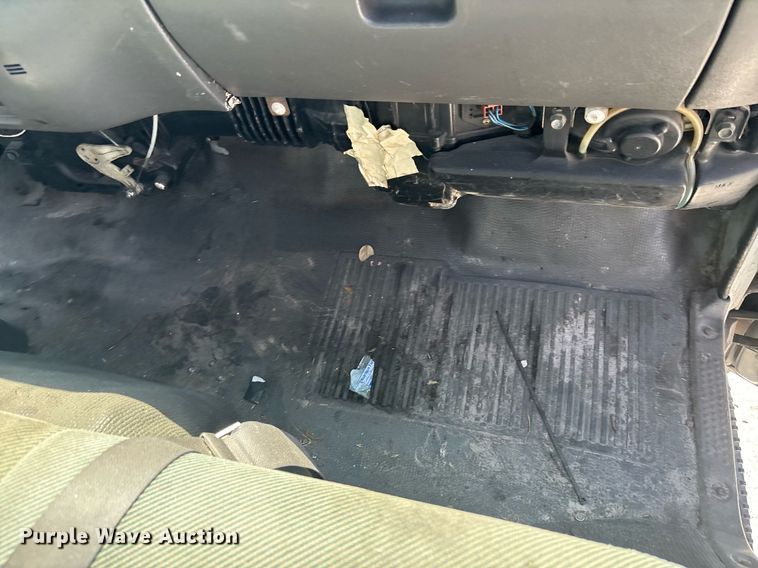 image for item EC3740 2005 GMC W4500 flatbed truck